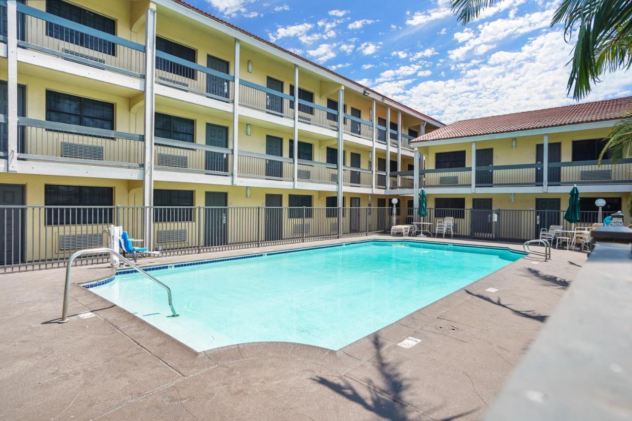 Hotel La Quinta By Wyndham Orange County Costa Mesa