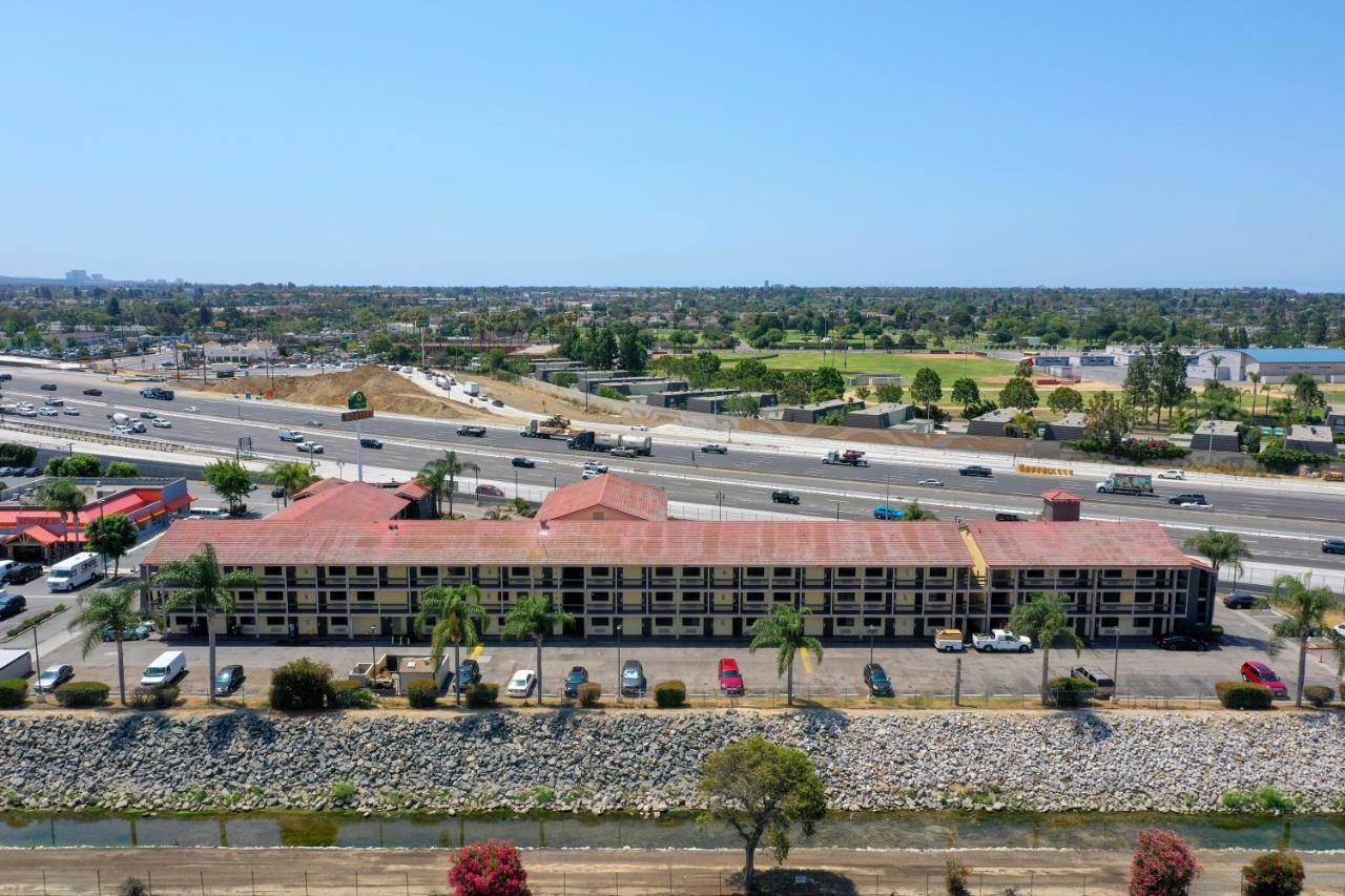 La Quinta By Wyndham Orange County Hotel Costa Mesa