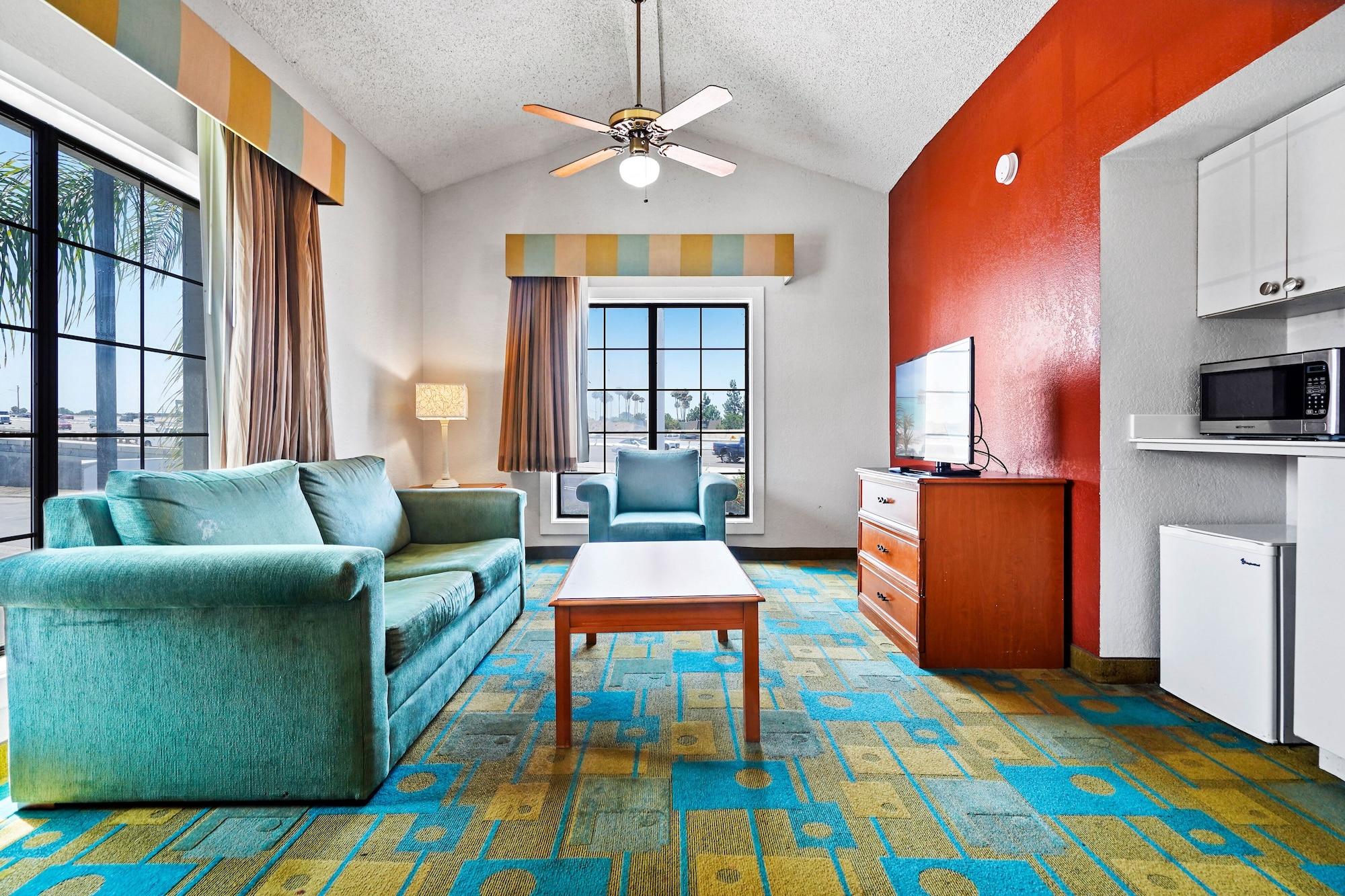 La Quinta By Wyndham Orange County Hotel Costa Mesa