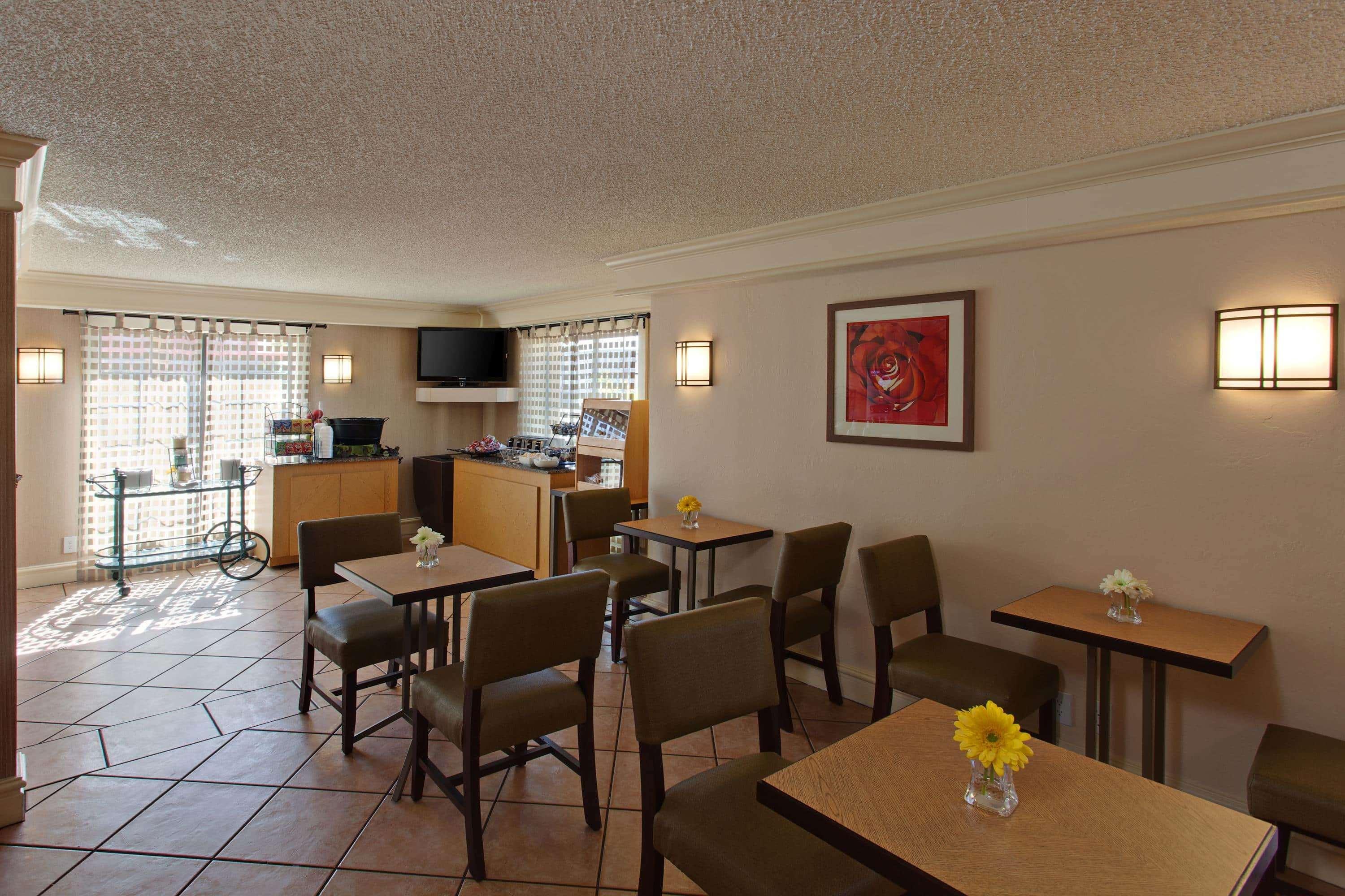 Hotel La Quinta By Wyndham Orange County 3*