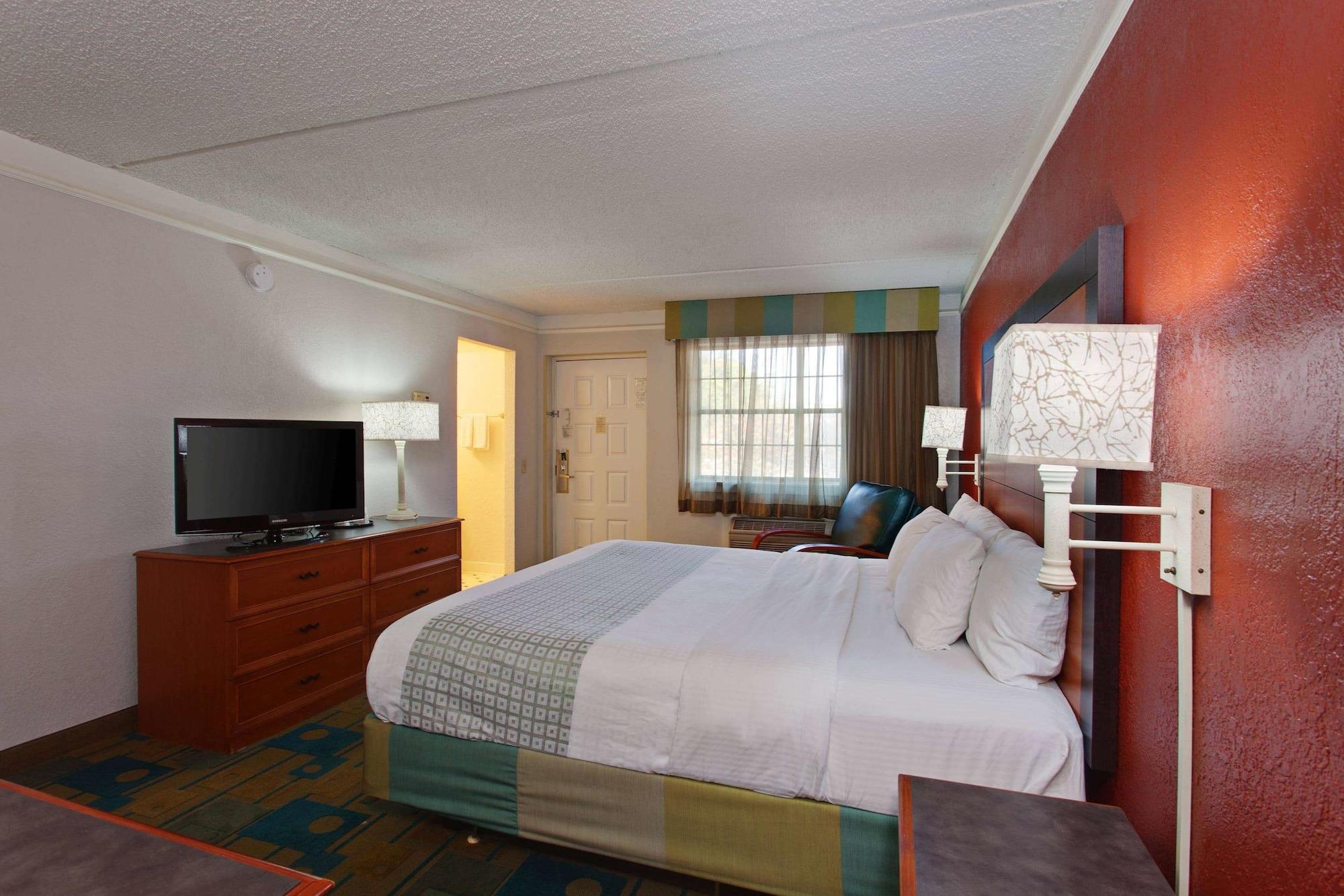La Quinta By Wyndham Orange County 3*